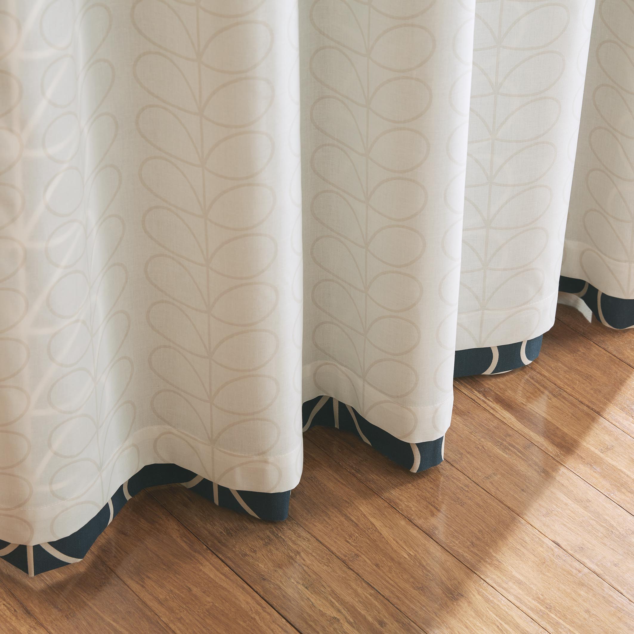 Orla Kiely Linear Stem Lined Eyelet Curtains - Whale - Image 4