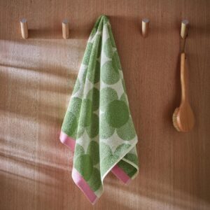 Retro Flower Towels - Clover