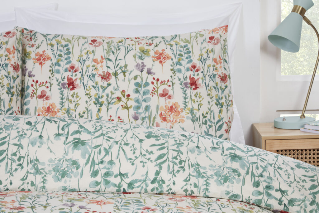 Amy Multi Watercolour Floral Design Bedding Duvet Set - Image 6