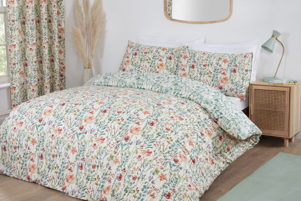 Amy Multi Watercolour Floral Design Bedding Duvet Set - Image 2