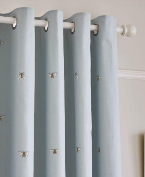 SALE - Sophie Allport BEE Blackout Eyelet Curtains 46" x 90" - Image 3