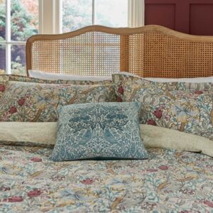 Alternative view of William Morris & Co Golden Lily Duvet Cover Bedding Set in Fig