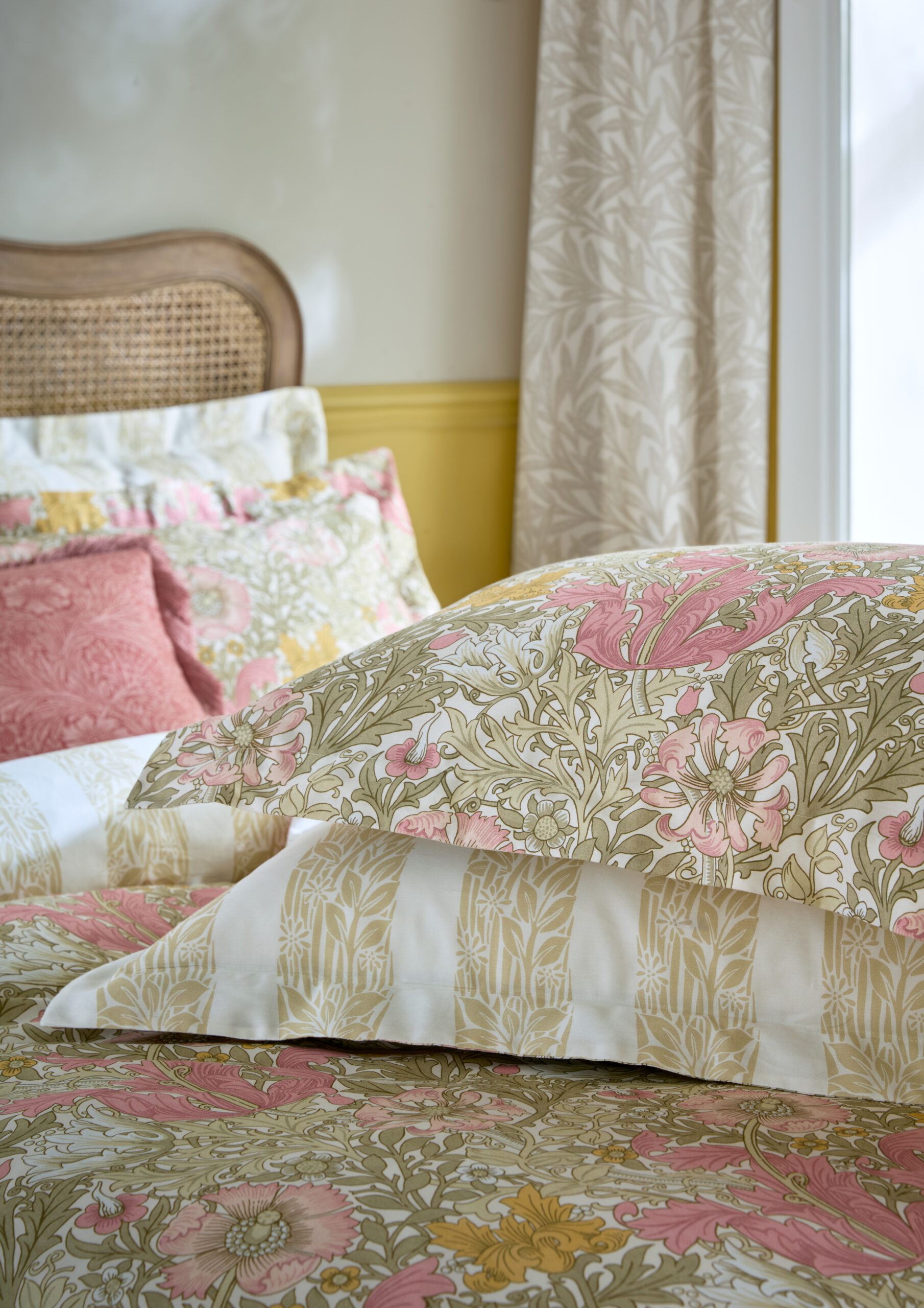 William Morris At Home Compton 100% Cotton Sateen Duvet Cover Set - Summer - Image 5