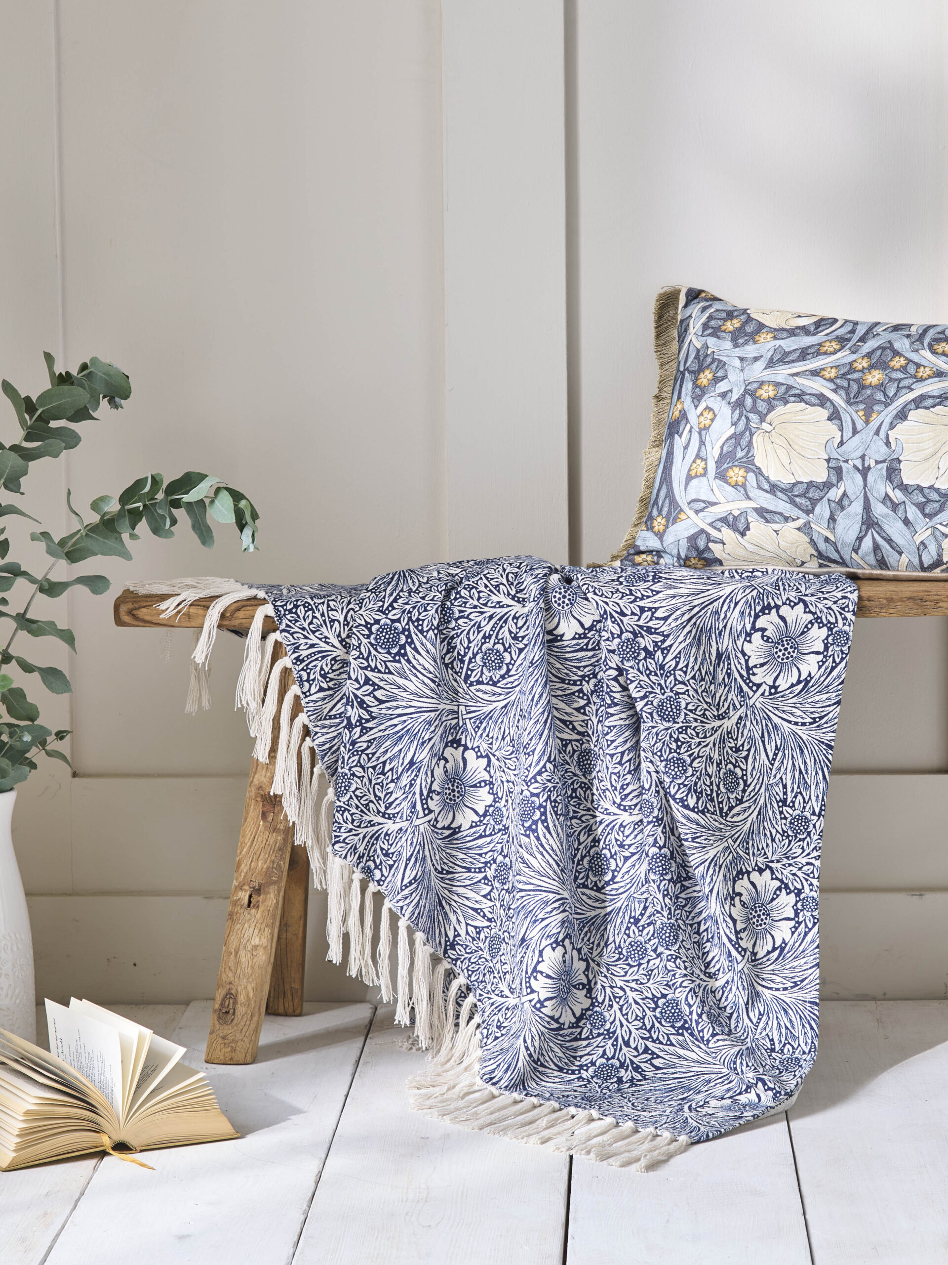 William Morris At Home Marigold 100% Cotton Throw 130 x 170cm - Indigo Blue