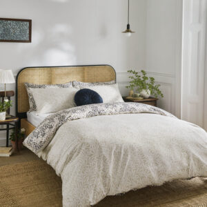 Alternative view of William Morris At Home Michaelmas Daisy 100% Cotton Duvet Cover Set - Linen